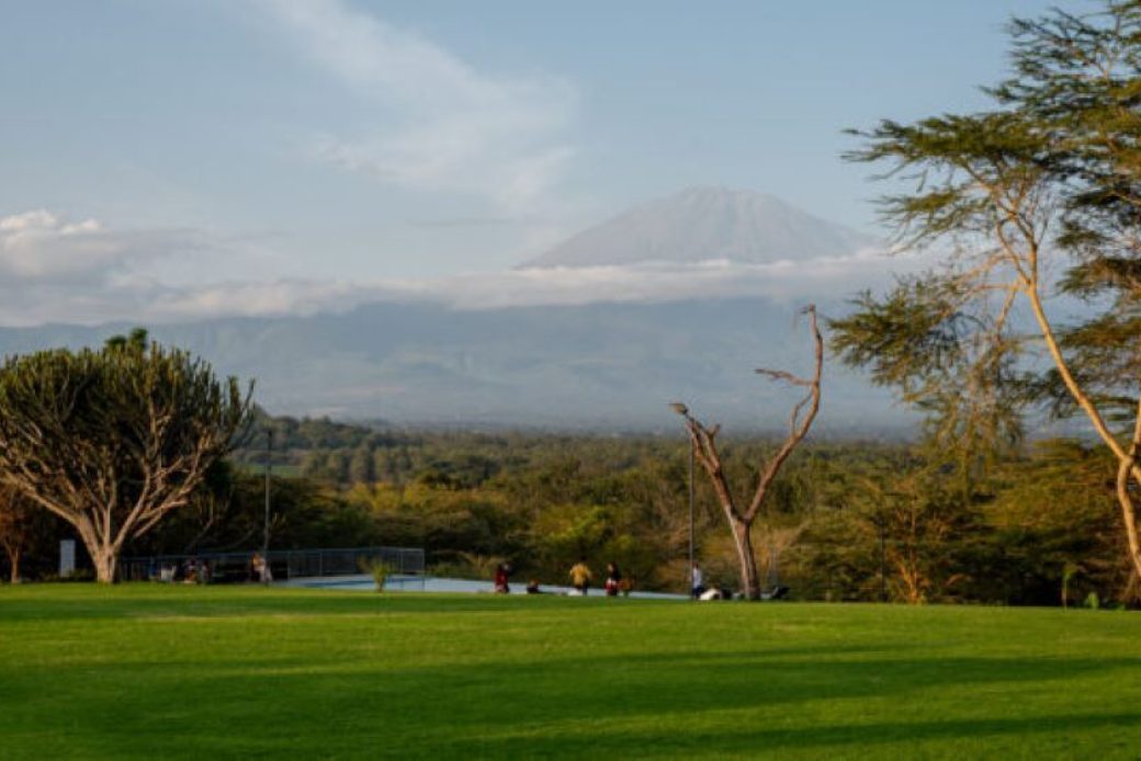 FOREST-HILL-HOTEL-MT.-MERU-VIEW-570x356 (1)